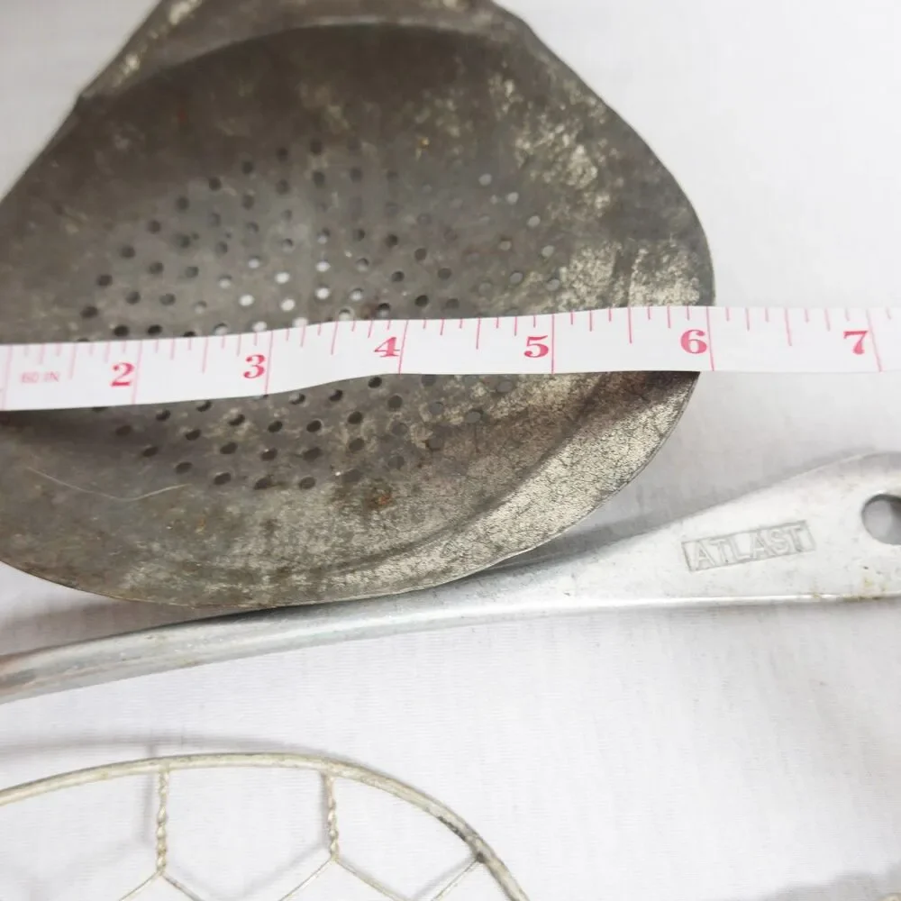 Vintage Wire Kitchen Utensil Oval Shaped Wire Wisk Strainer Egg Beater